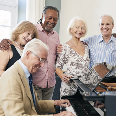 弹奏钢琴如何改善老年人的生活